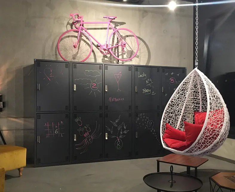 Lausanne 2020 Kofferschrank mit Digilock.jpeg