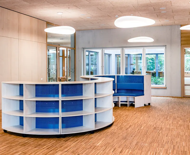 Schulhaus Surbaum, Reinach  1.jpg
