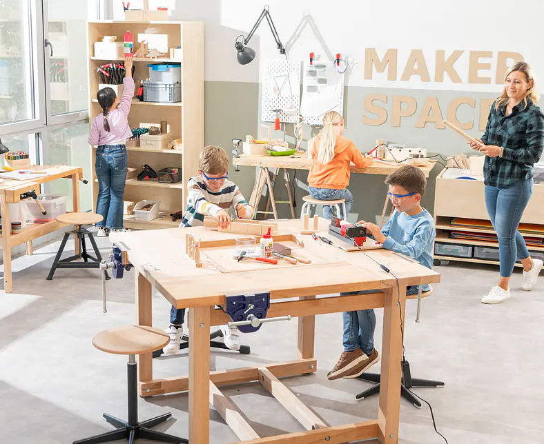 Maker-Space-Raumsituation-Making-Werkstatt-Anwendung_001.jpg